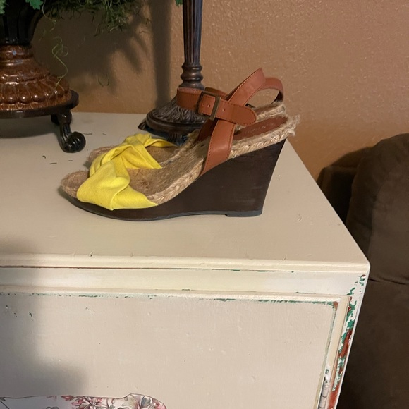 Sandals - Picture 2 of 3